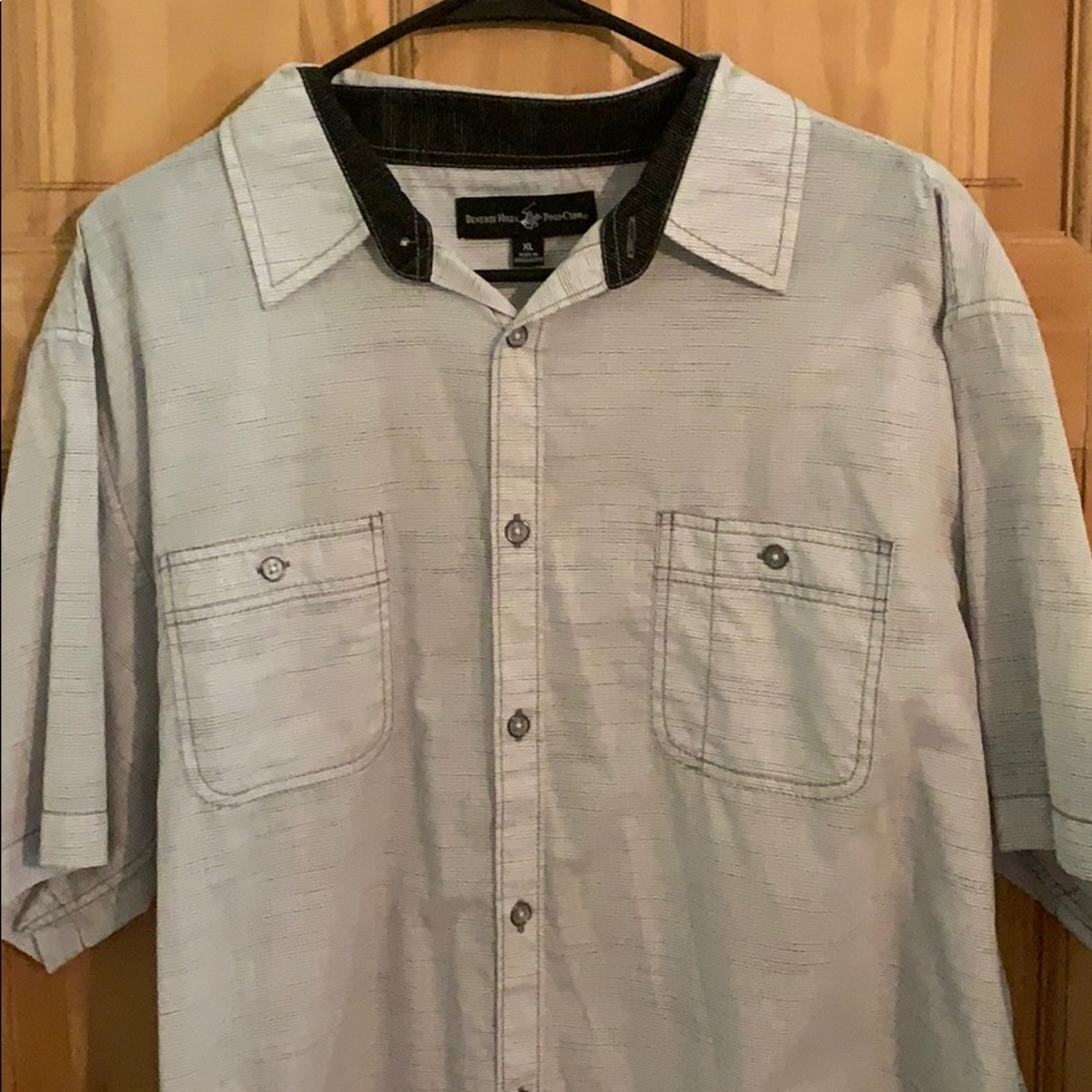 Lightweight men’s button down